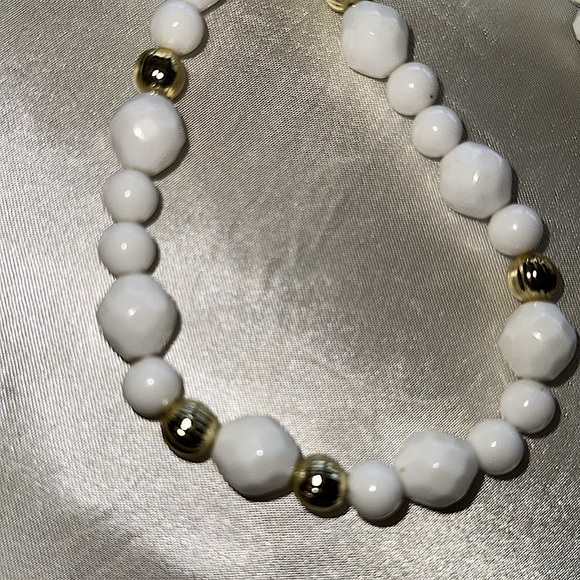 Vintage White Gold Faceted Bead Necklace Matching Bead Button Style Earrings Set - Picture 2 of 11